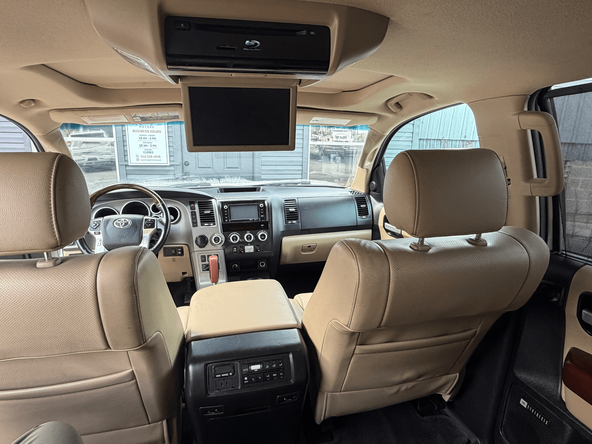 2014 Toyota Sequoia Platinum Grade — photo 12